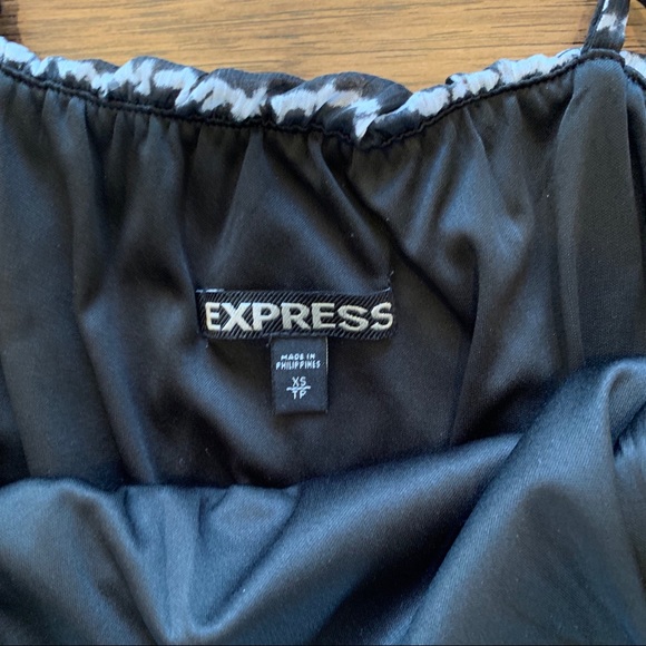 High low dress. - Picture 3 of 3